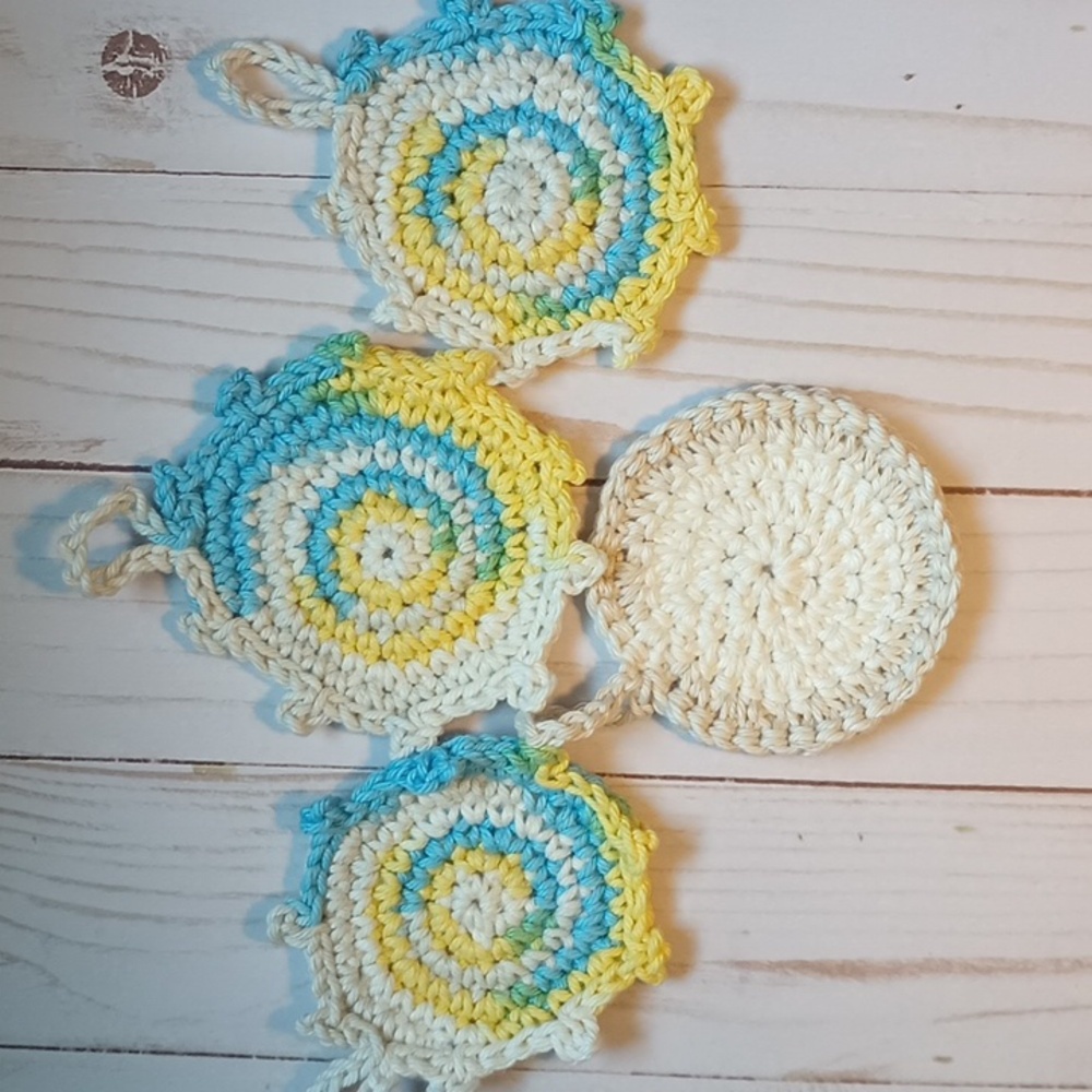 Handmade Cotton Facial Rounds - Picture 2 of 4